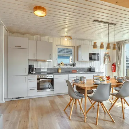 2 Bedroom In *